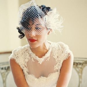 Bridal fascinator and veil